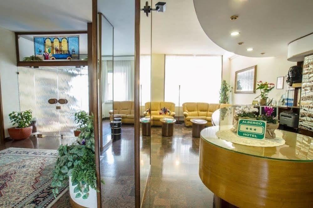 Hotel Mantegna Mantova Luaran gambar